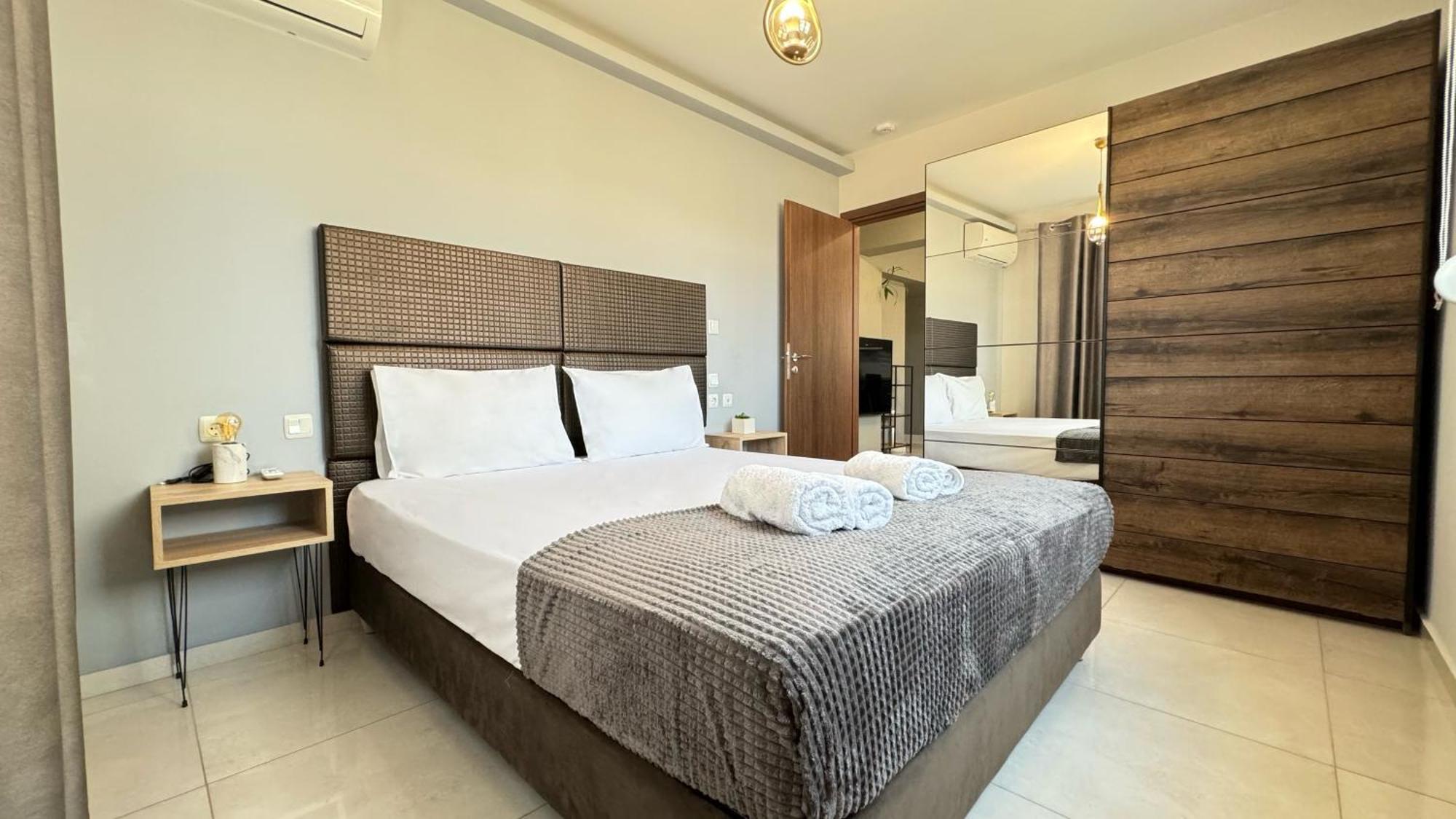 Unique1 - Two Bedroom Private Lux City Apartment Heraklion  Екстер'єр фото